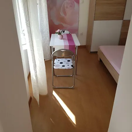 بيت ضيافة And Rosemari