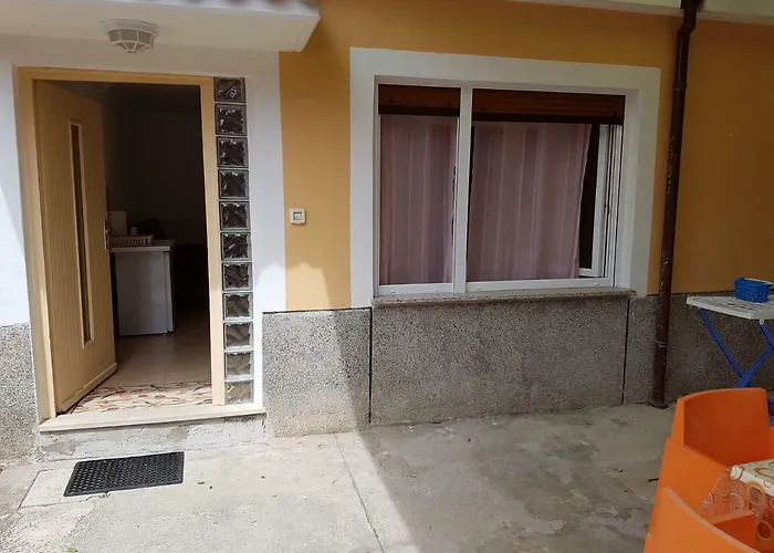 Apartments And Rooms Rosemari Guest house 3*