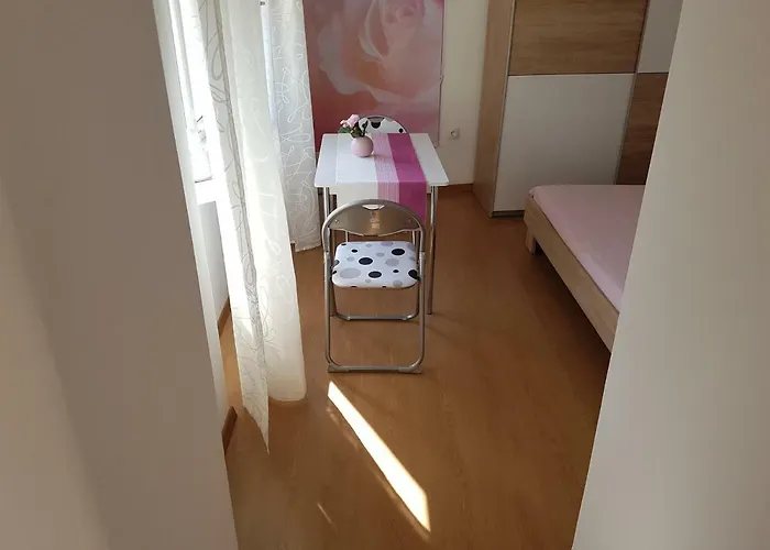 Guest house Apartments And Rooms Rosemari