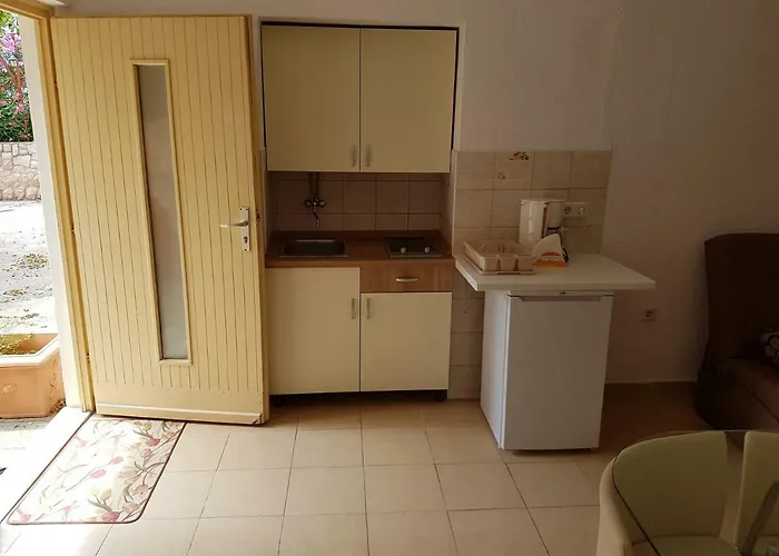 Guest house Apartments And Rooms Rosemari Mali Losinj