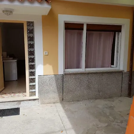 Apartments And Rooms Rosemari Guest house *