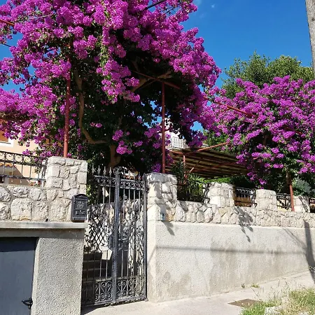 Apartments And Rooms Rosemari *