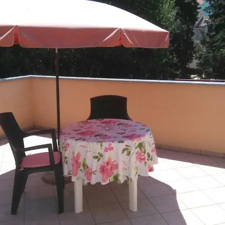 Guest house Apartments And Rooms Rosemari Mali Losinj